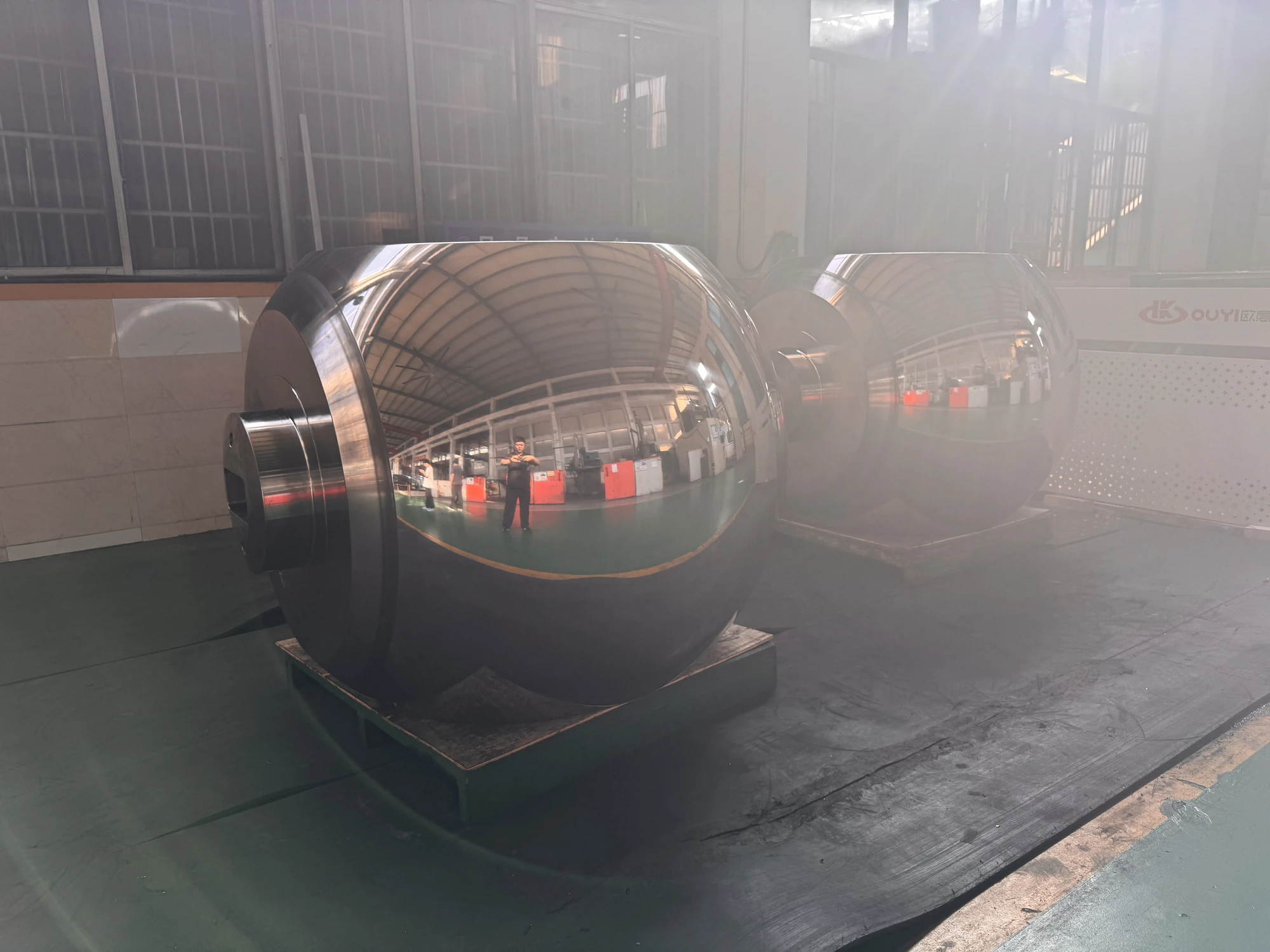 Valve ball surface detail