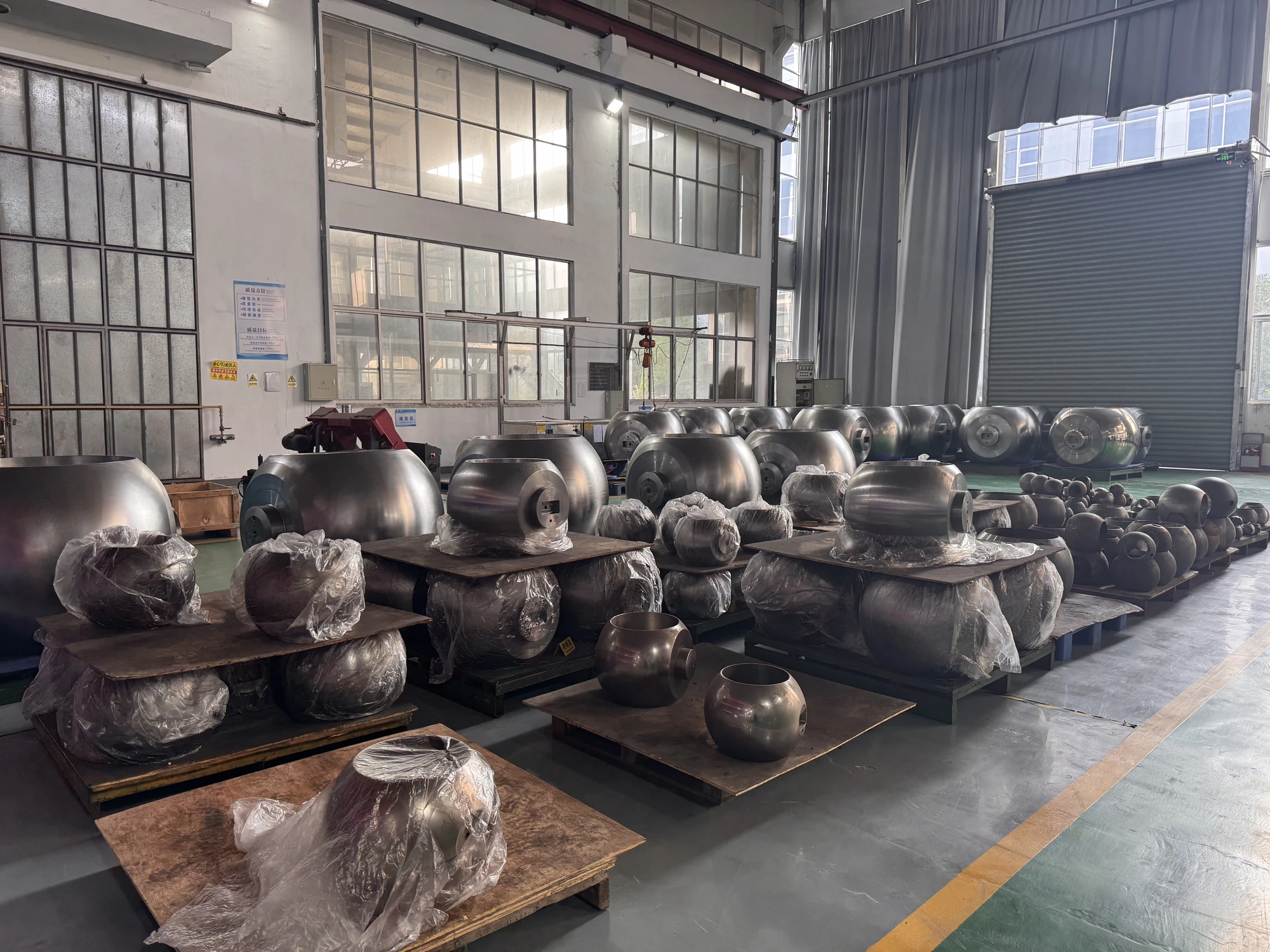 Valve balls in multiple sizes